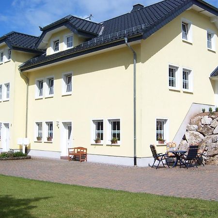 Ferienwohnung Mastiaux Mirbach Екстериор снимка