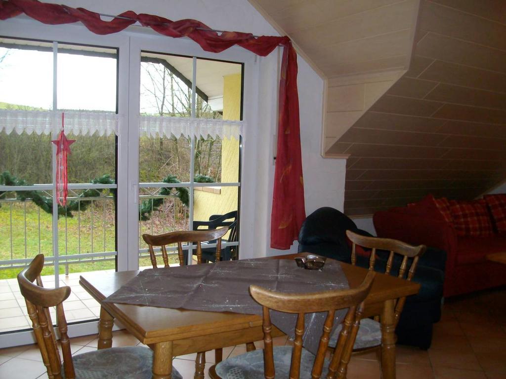 Ferienwohnung Mastiaux Mirbach Екстериор снимка