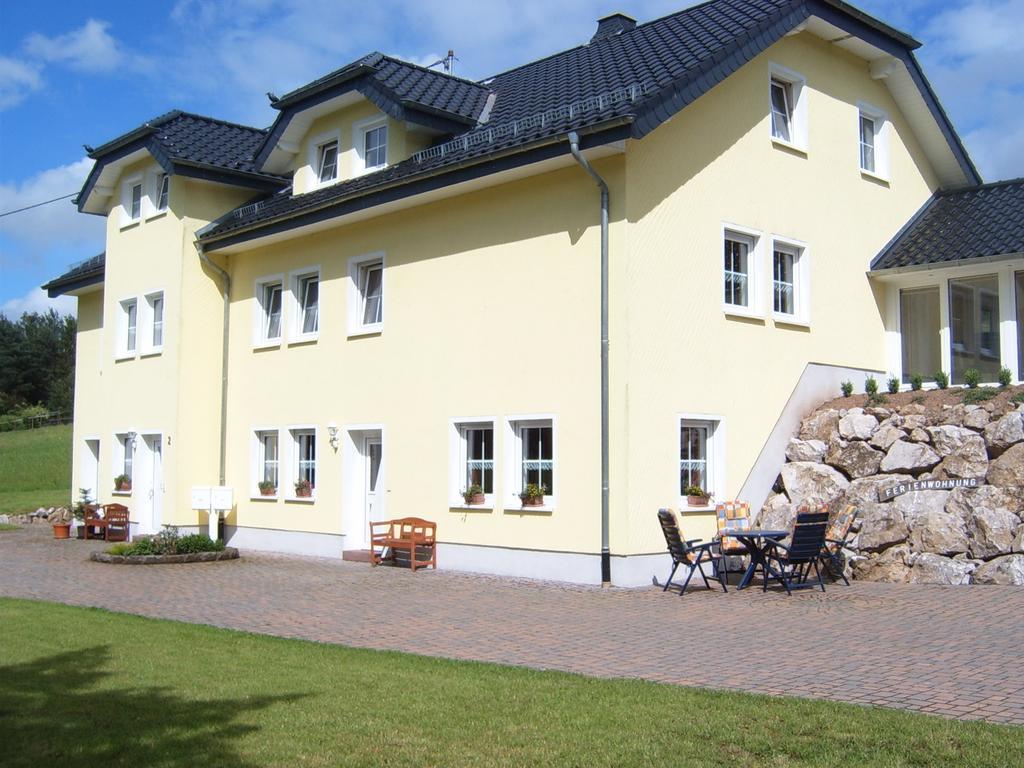 Ferienwohnung Mastiaux Mirbach Екстериор снимка
